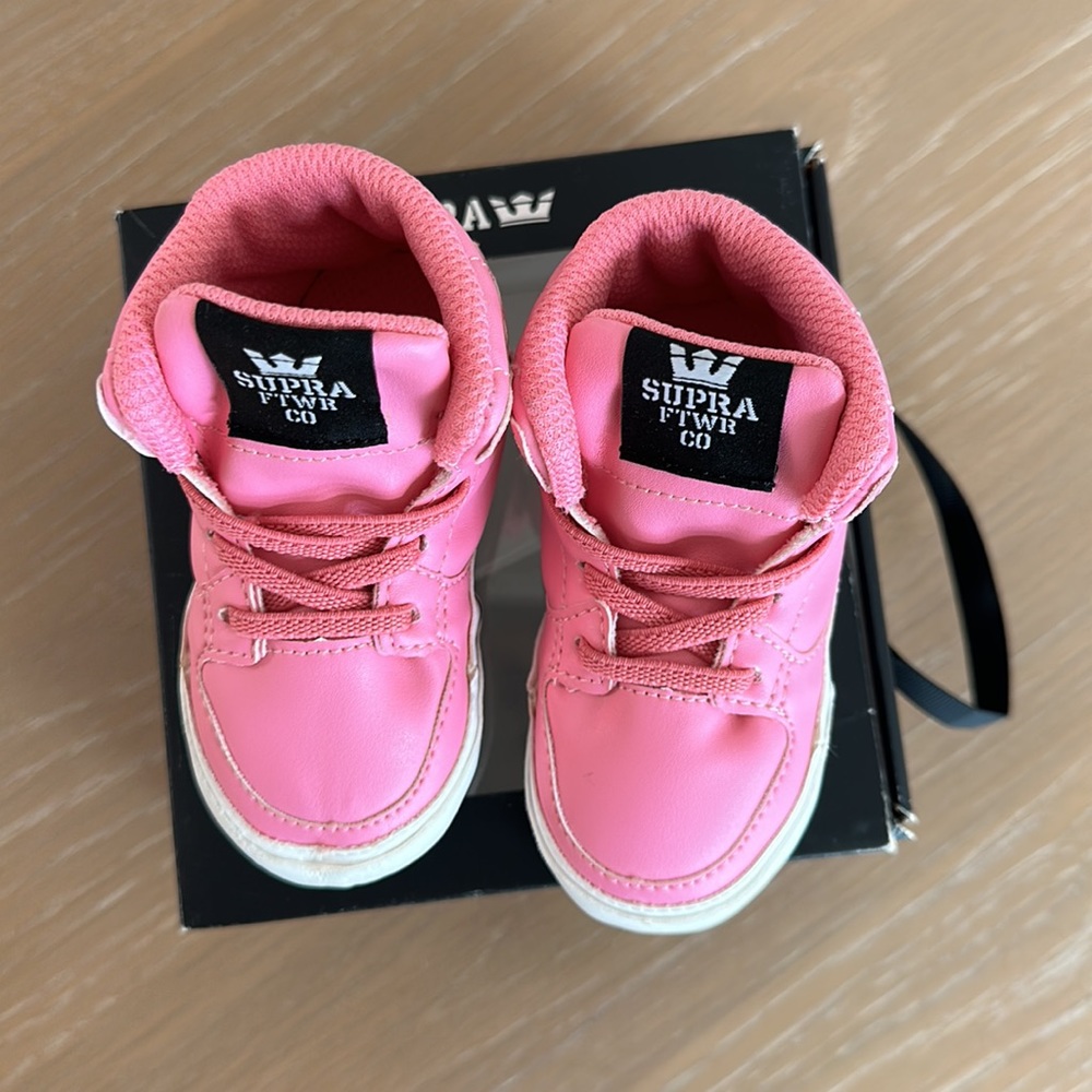 NWT Supra baby crib vaider